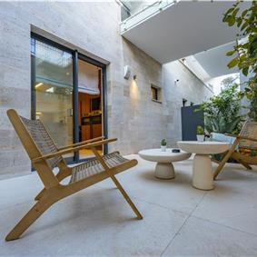 Selection of 5 bedroom seafront villas with pool on Ciovo near Trogir, sleeps 10